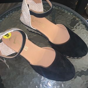 NWT black shoes womens 9